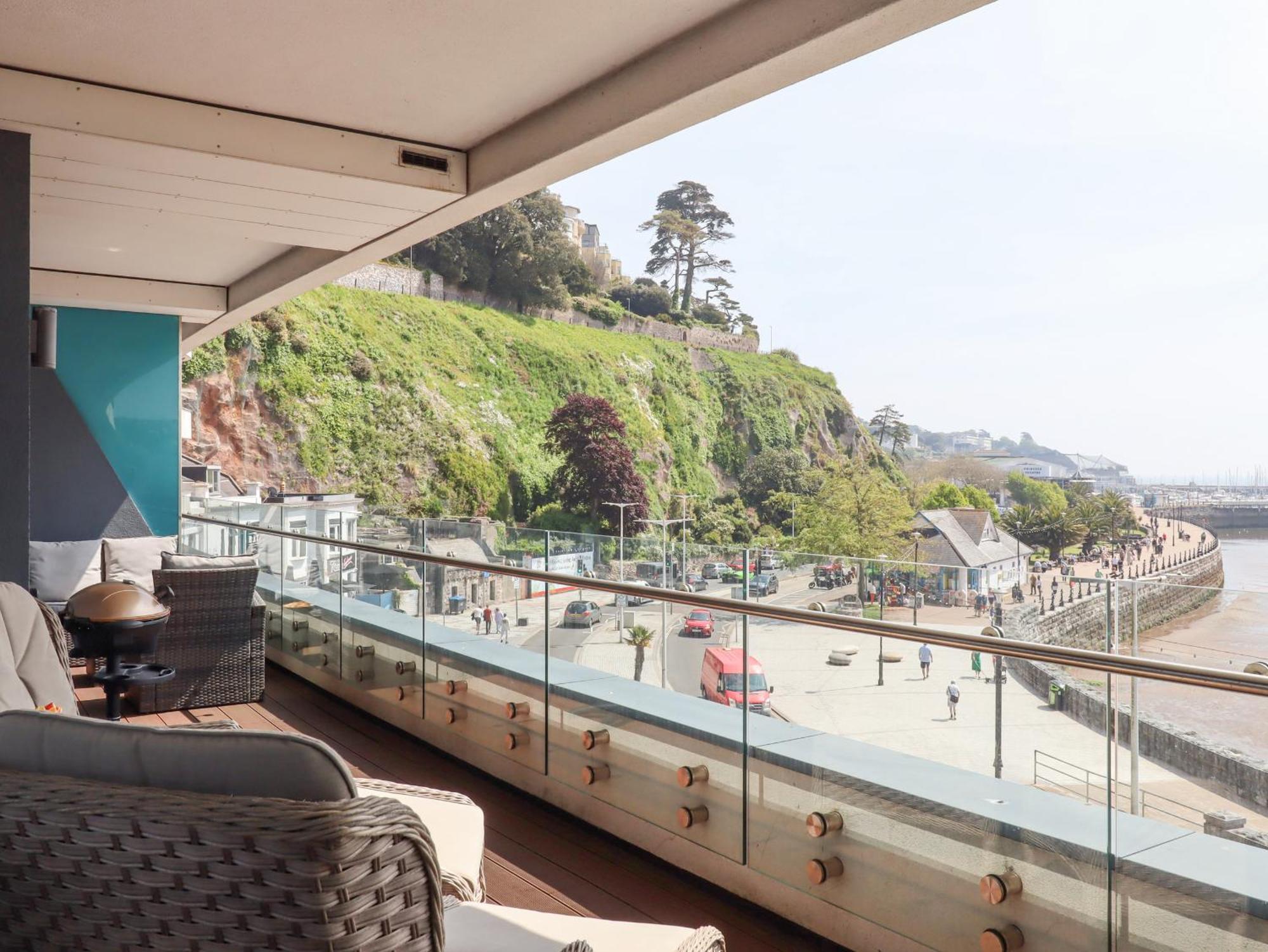 17 Abbey Sands * Torquay